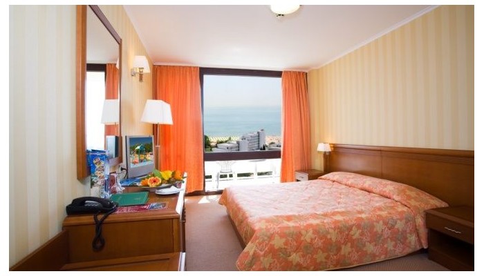 Hotel Dobrudja poza 8