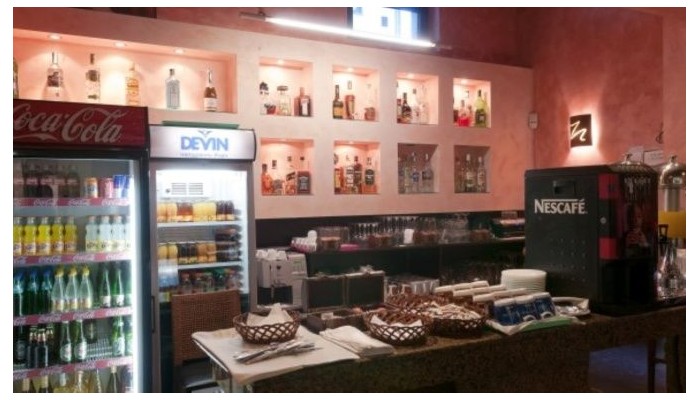 Hotel Flora Main Building poza 3