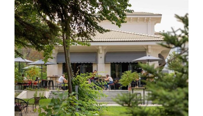 Hotel Primorski poza 24