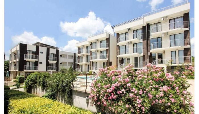 New Line Village Apartments poza 0